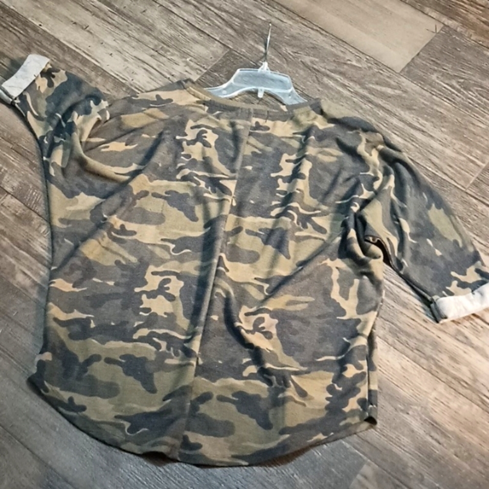Camouflage V-Neck Tunic - Picture 3 of 4